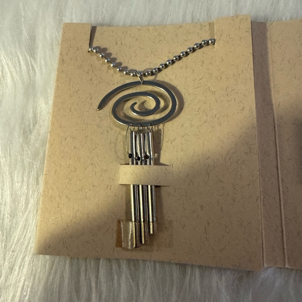 Musical Necklace.         Tote P1
